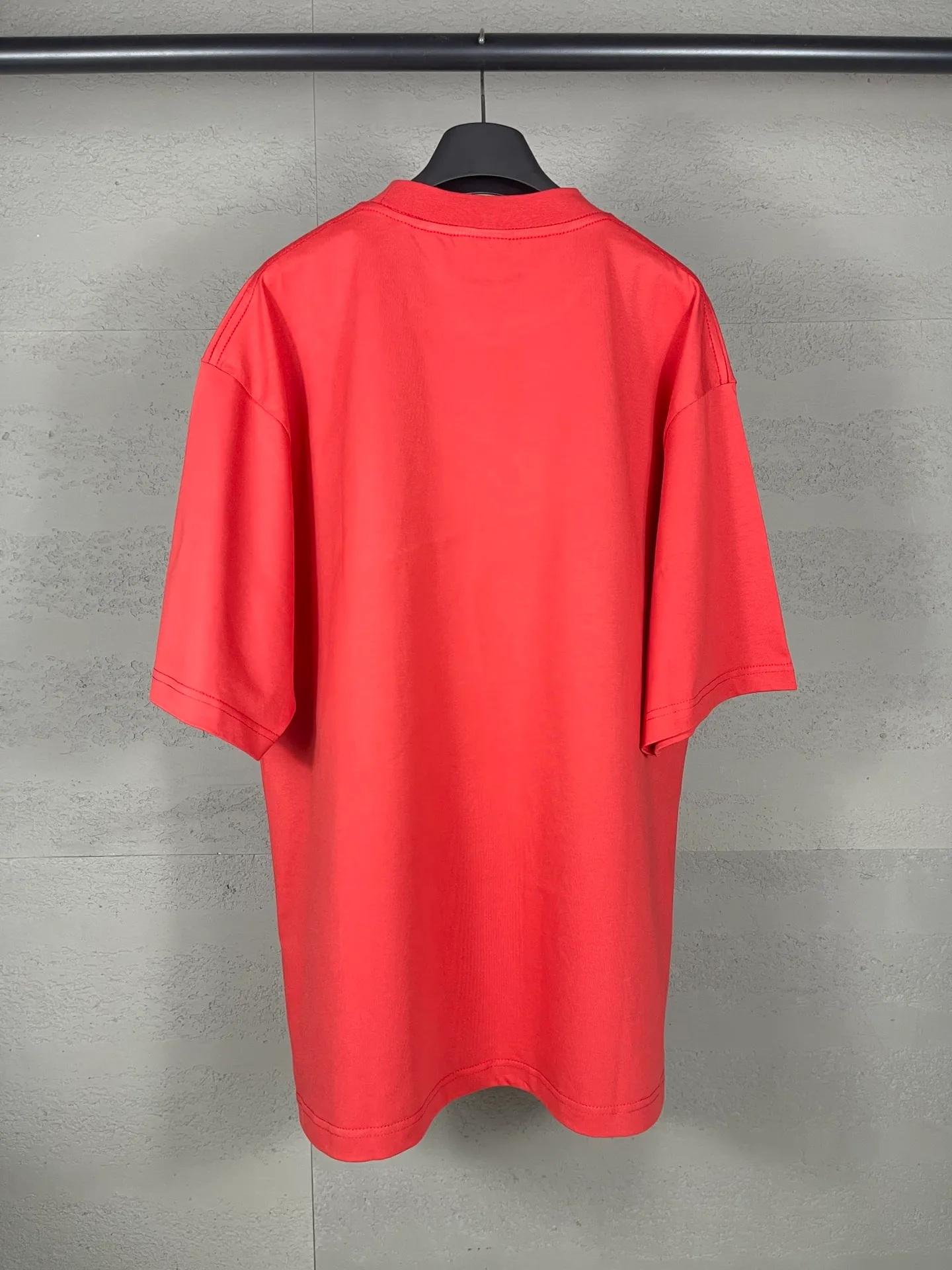 【 . Quality】BALENCI*GA/ .SS 24 New Arrival， enjoy Paris T . . Authentic ， ！ ZP 。 260 ， . ， ，。 。 . ， 。 OS . Same Style ：BL 233370 : .Red Size：XS S M L